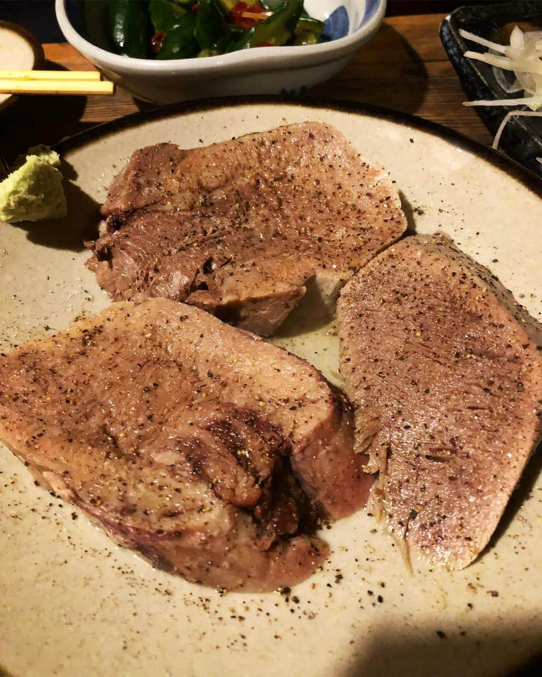 しなしさとこさんのインスタグラム写真 - (しなしさとこInstagram)「. . たん焼き忍🐃 ゆでタンうまいっ😋 ゆでタンは3皿完食✨ . . #しなしさとこ #女子格闘技 #格闘技女子#女子アスリート#腹筋女子 #ジョシカク #アラフォー #40代#43歳 #たん焼き忍 #忍 #タン #ゆでたん #ゆでタン #たんシチュー #たん焼き #タン専門店 #四ツ谷グルメ #四ツ谷 #satokoshinashi#女子会 #女子会ディナー #肉 #肉好き女子」2月1日 22時39分 - shinashisatoko