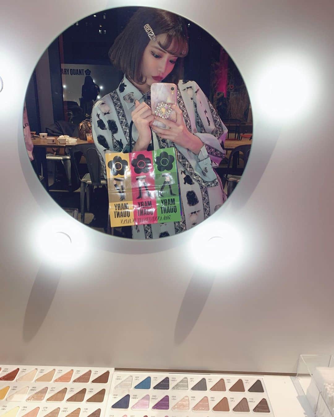 林田沙綾さんのインスタグラム写真 - (林田沙綾Instagram)「♡ @maryquant_official の シャドーリニューアルイベントにいってきたよ❤︎ 全カラーで120色もあって自分でセレクトしてパレットに入れられるから嬉しいよね🍓 最近顔の浮腫がすごいから また　@qpu_omotesando に通い始めたよ！ 一回いくだけで本当に効果でるから嬉しい😭✨ ： #maryquant#eyeopener #mqevents #colourfuljukebox #マリクア#cosme」2月1日 22時41分 - saaya.xoxo