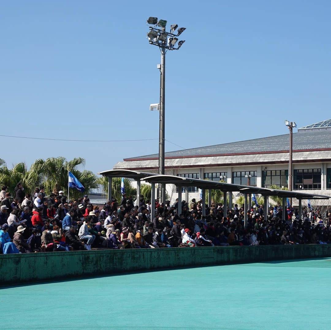 横浜FCさんのインスタグラム写真 - (横浜FCInstagram)「- 宮崎キャンプ5日目。 2020シーズン初の練習試合。 vs テゲバジャーロ宮崎 3-1 手塚、草野2 約1,300名の皆さんにご来場いただきました。ありがとうございました！ - #YOKOHAMAFC #横浜FC #HAMABLUE #HAMAPRIDE #jleague #日南キャンプ #日南 #テゲバジャーロ宮崎」2月1日 22時47分 - yokohamafc_official