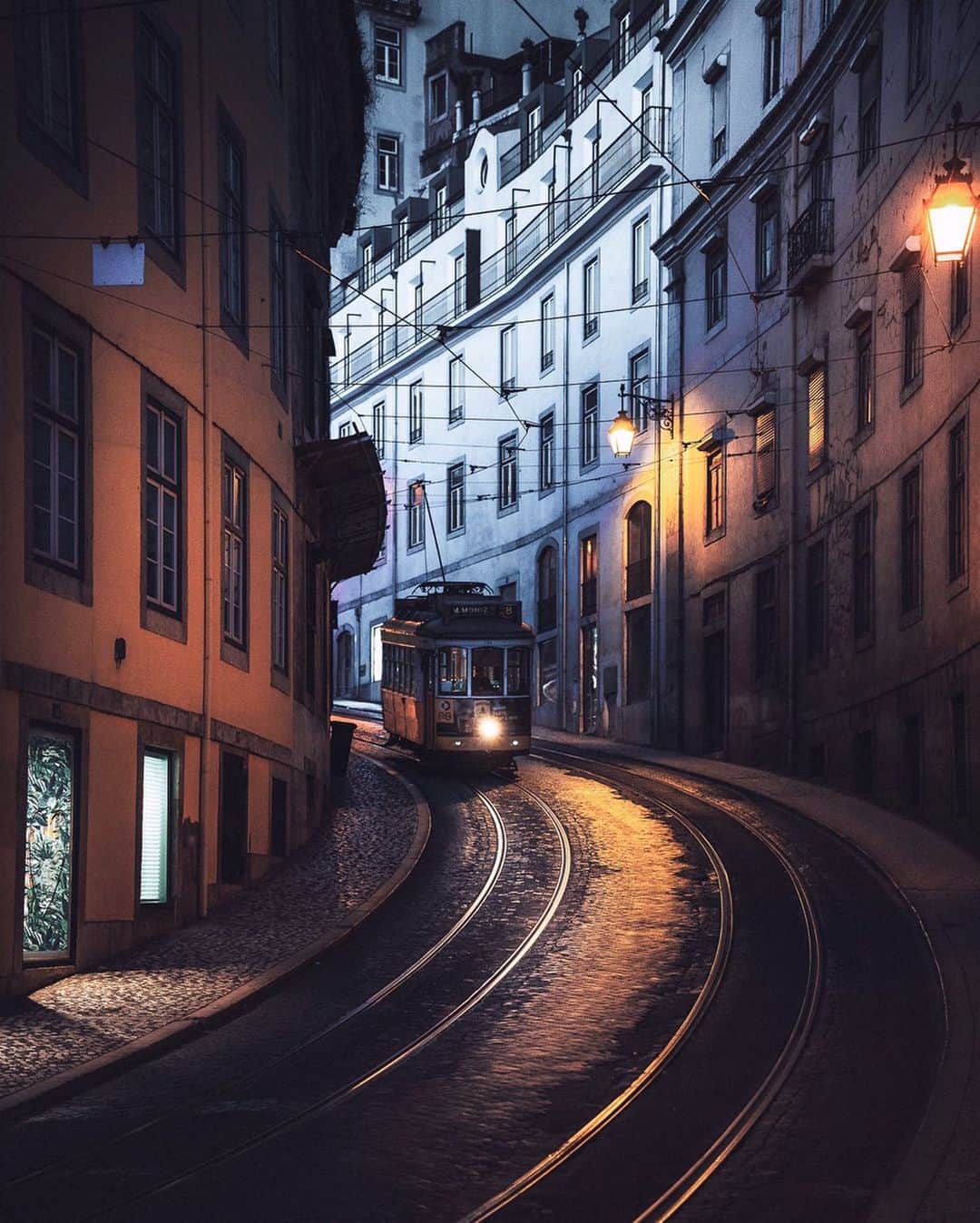 Thomas Kakarekoのインスタグラム：「making moves  #tb to that unforgettable summer day in Lisbon. can’t wait to explore this city all over again soon.  #lisbon」
