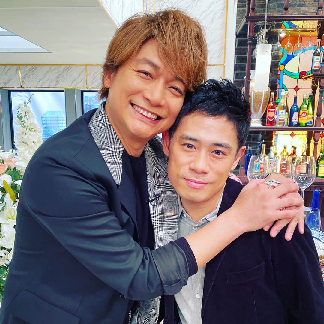 香取慎吾さんのインスタグラム写真 - (香取慎吾Instagram)「#伊藤淳史 くん #猪八戒 #豚 内村さんと一緒に会えて嬉しかったです！！ また共演出来る日を楽しみに #香取慎吾 がんばります！ #孫悟空 #西遊記 #内村カレン #紙飛行機なDM #チビノリーダー」2月1日 23時40分 - katorishingo_official