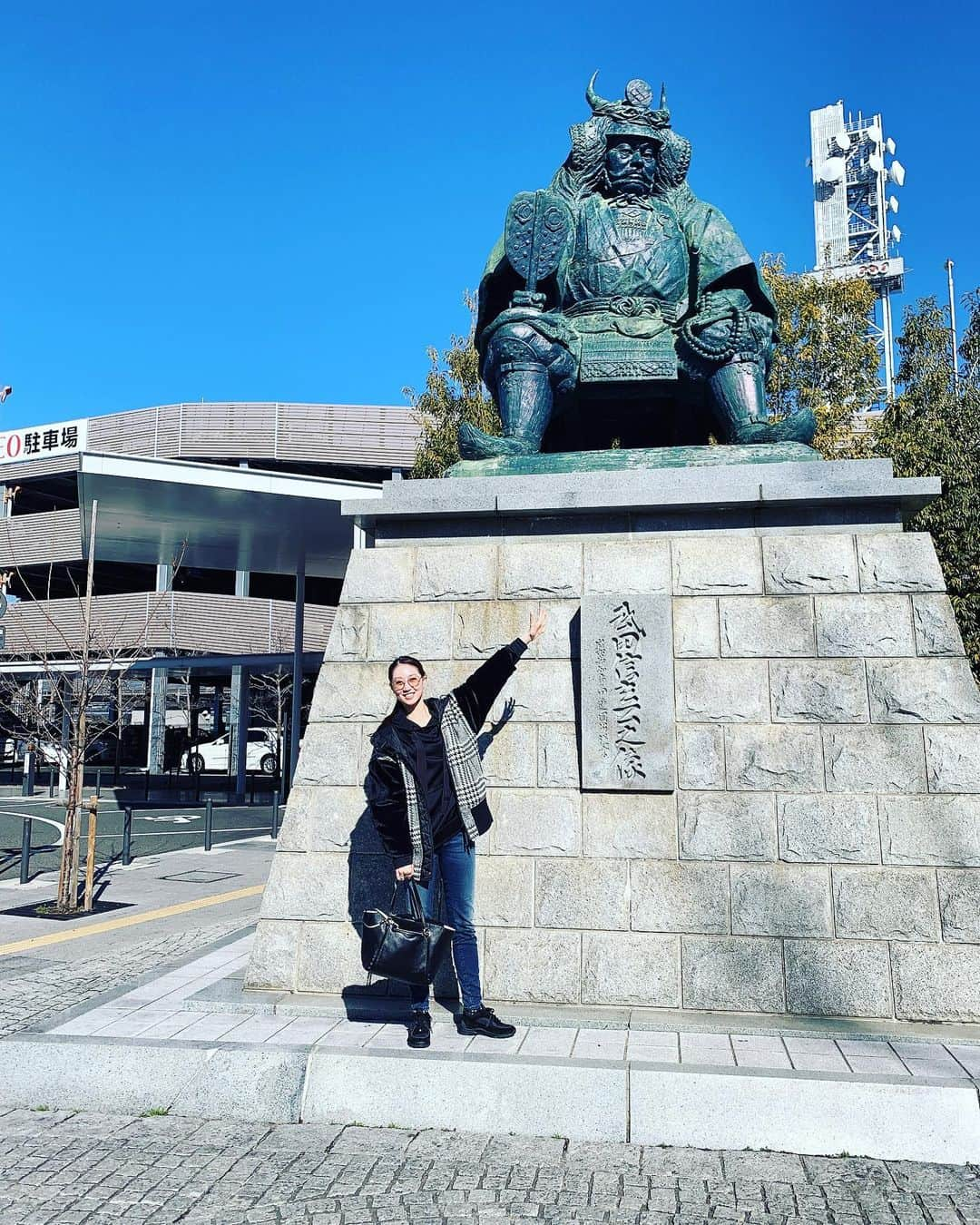 鳳翔大さんのインスタグラム写真 - (鳳翔大Instagram)「先日、ジュエリーのお仕事で甲府へ行きました🚄  お決まりの武田信玄像からの、ほうとう🍲  今回、沢山のデザインが出来たので出来上がりが楽しみじゃー😆  この日は　@dineige_dai  のブラックトートBagを持ってったよー！！ #ジュエリー #dineige #甲府」2月1日 23時52分 - dai_hosho_official