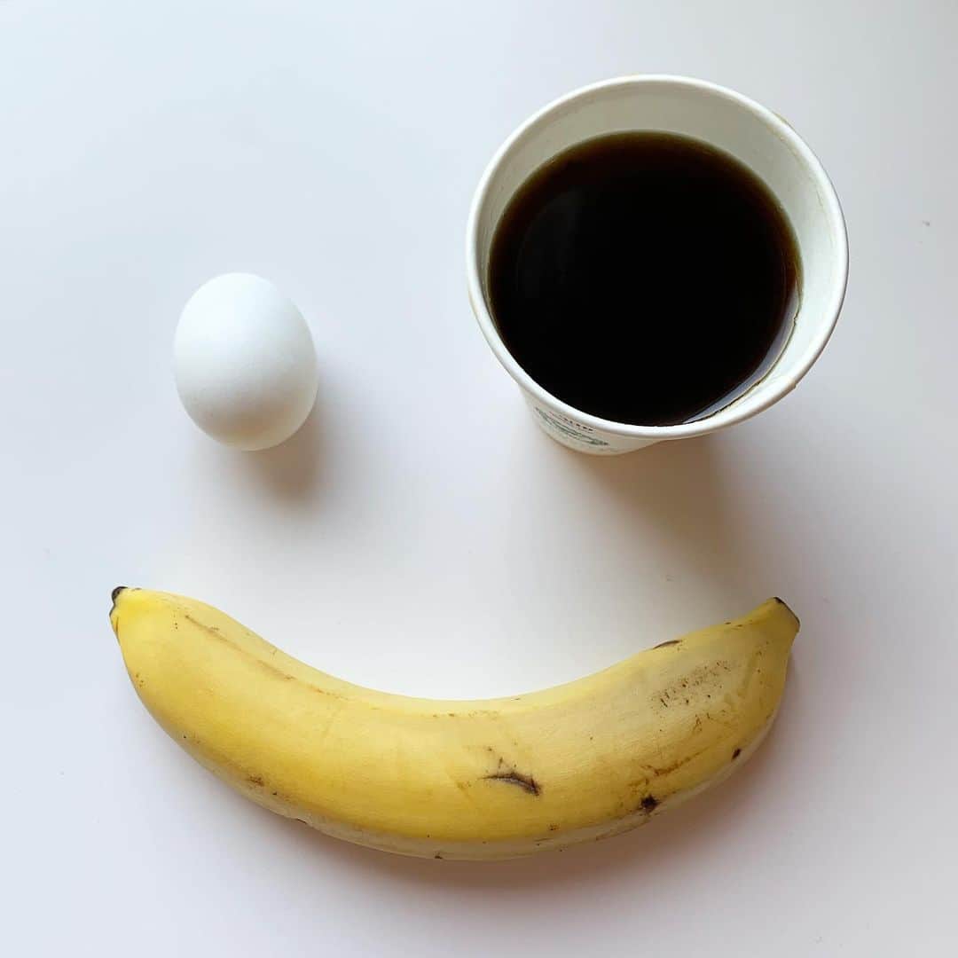 黒沢薫さんのインスタグラム写真 - (黒沢薫Instagram)「おはよう日向。 #breakfast #日向 #coffee #egg #banana #music #soul #rb #singer #lovelife #instagood #instafood #morningsmile #モーニングスマイル #G25ツアー」2月2日 10時08分 - kaorukurosawa_lovelife