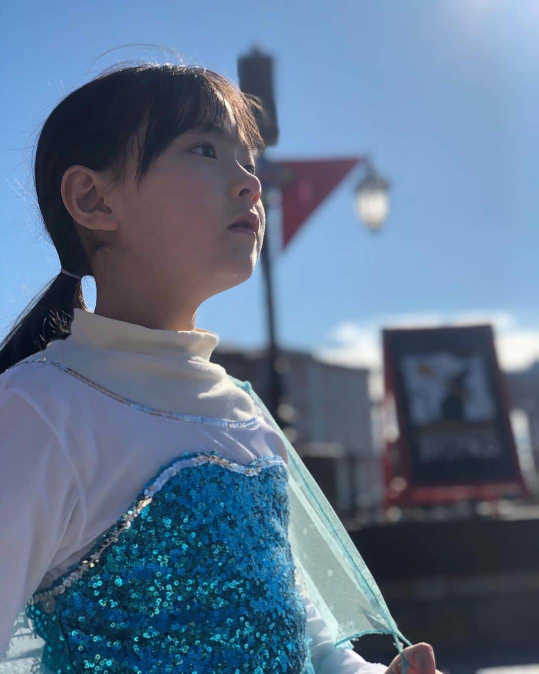 エハラマサヒロさんのインスタグラム写真 - (エハラマサヒロInstagram)「未来を見つめる女、その名は江原風羽。  #エルサのコスプレ安すぎてカッコいい」2月2日 10時36分 - eharamasahiro