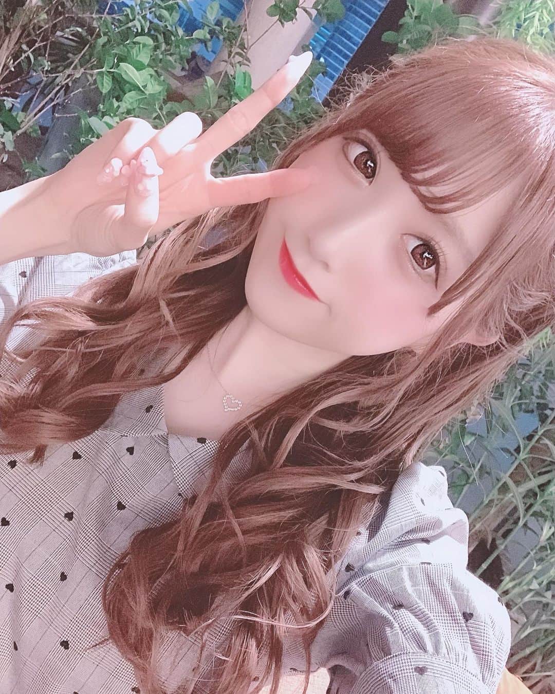 田口未彩のインスタグラム：「🎀 . . 映えな写真撮れてなさすぎる！ 自撮りでごめんね🥺🥺 . . #量産型　#量産型女子　#編み込み　#ヘアアレンジ　#アンミール　#エブリン  #量産型コーデ　#カラコン　#量産型メイク　#メイク　#隠しきれないヲタク #隠しきれないオタク #自撮り女子　#自撮り　#セルフィー」