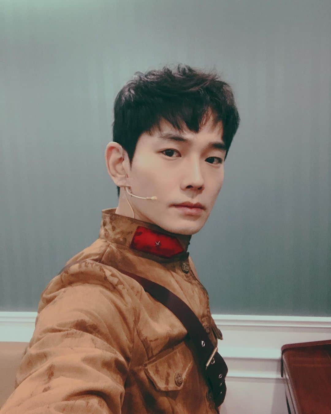オン・ジュワンのインスタグラム：「#여명의눈동자#뮤지컬 한 주 동안 공연보러와준 팬들 관객분들 감사하고 고마워요~ 수요일 까지 또 다른 무언가를 찾으면서 잘 쉬는 시간 가지도록 할께요🤔 다들 행복한 주말 되길🙇‍♂️」