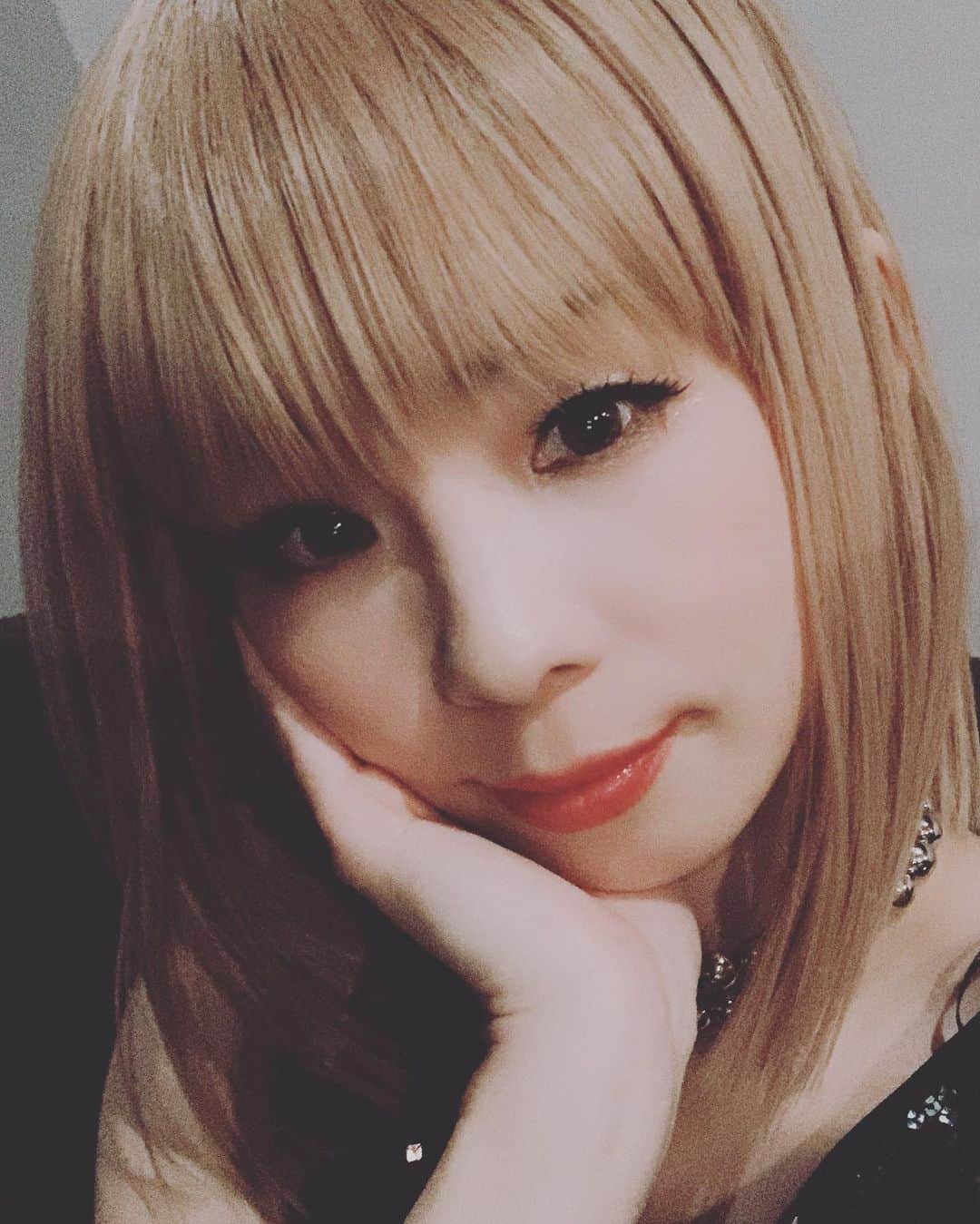 こしじまとしこのインスタグラム：「20200202 おやすみ‪‪☺︎‬ Good night‪‪☺︎‬ 잘자요‪☺︎‬‪ 晚安‪‪☺︎‬ Bonne nuit‪‪☺︎‬」