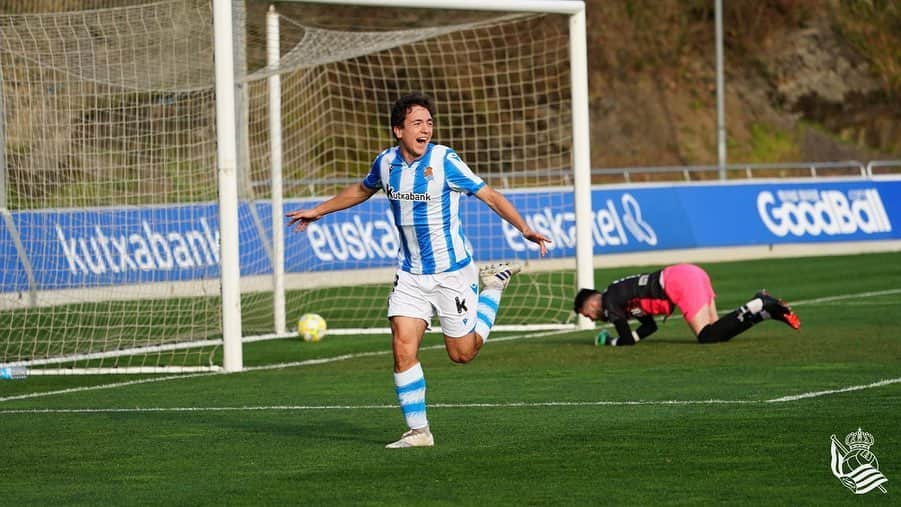 レアル・ソシエダさんのインスタグラム写真 - (レアル・ソシエダInstagram)「⚽️ Sanse 3-1 @c.d_izarra • AUPA SANSE!!! 💙⚪️ • #Zubieta #AurreraReala」2月2日 2時09分 - realsociedad