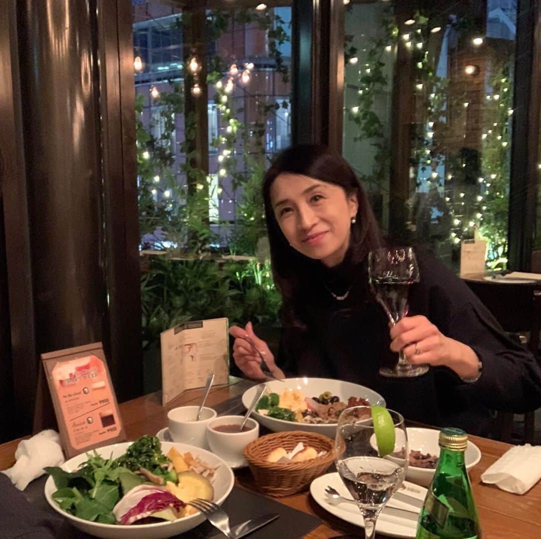 井脇幸江さんのインスタグラム写真 - (井脇幸江Instagram)「野菜たっぷり、お肉もたっぷり、シュラスコ料理🍖  素敵な舞台を観て刺激をもらいながらも、私が目指す世界はブレる事はないと知り✨語る🍷  休みって大事ぃ〜🥰💕 #Ballet #Dancer #バレエ #バレエダンサー #芸術 #芸術観賞 #舞台 #stage #美の世界 #四ッ谷 #Iwaki Ballet Company #バレエスタジオ #バレエ教師 #バレエ教室 #美しい #楽しい #人生 #井脇幸江 #バルバッコア #野菜たっぷり #肉料理」2月2日 2時40分 - yukie.iwaki