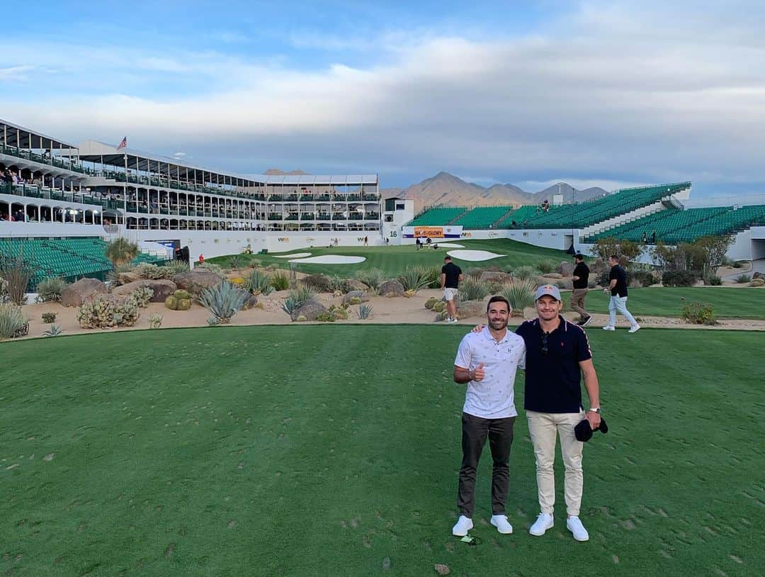 ボーデン・バリットさんのインスタグラム写真 - (ボーデン・バリットInstagram)「Phoenix Open ✔️ Such a fun event! Thanks to the @redbull team for hosting us #ThePeoplesOpen」2月2日 4時22分 - beaudenbarrett