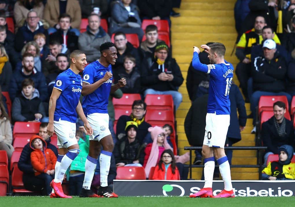 ギルフィ・シグルズソンのインスタグラム：「Great comeback today away from home! Fantastic support once again!🔵」