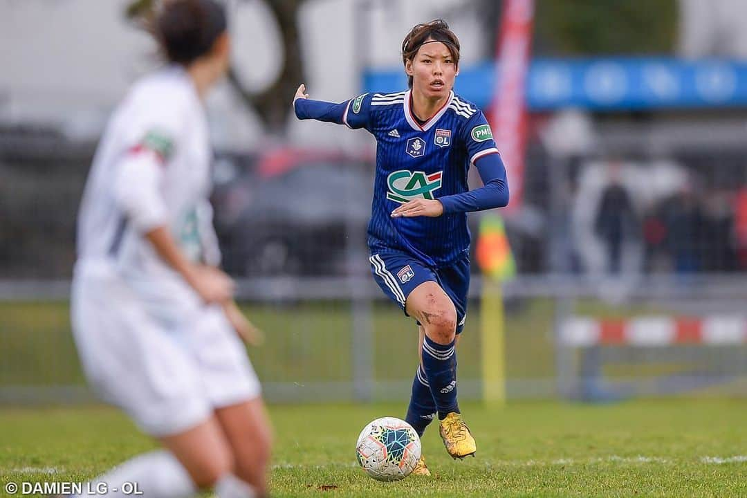 熊谷紗希さんのインスタグラム写真 - (熊谷紗希Instagram)「➡️Direction les 1/4 finales de la Coupe de France 🇫🇷🏆 #手の癖#どういう状況#🤣#青ユニカッコいい#なにがともあれ勝ってよかった#皆様良い週末を Bon dimanche😊❤️」2月2日 5時19分 - kumagai1017