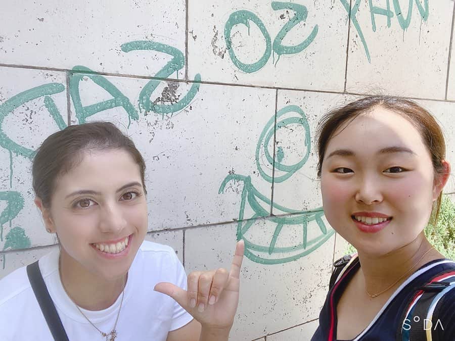 スタイヤーノ梨々菜さんのインスタグラム写真 - (スタイヤーノ梨々菜Instagram)「dayoff🤙 こたっきーとムービーワールドへ🎢 さいっこうに楽しかった🤩❤️ 待ち時間15分とか30分だからびっくり！ 好きなキャラ多くてこたっきーにひたすら写真撮って撮ってお願いした🤣 #warnerbros #warner #warnerbrothers #movieworld #batman #joker #looneytunes #robin #whysosad #lillonestar #ムービーワールド #ワーナーブラザーズ #バットマン #視線ください #ジョーカー #ルーニーテューンズ #こたっきー」2月2日 6時43分 - ririna9911
