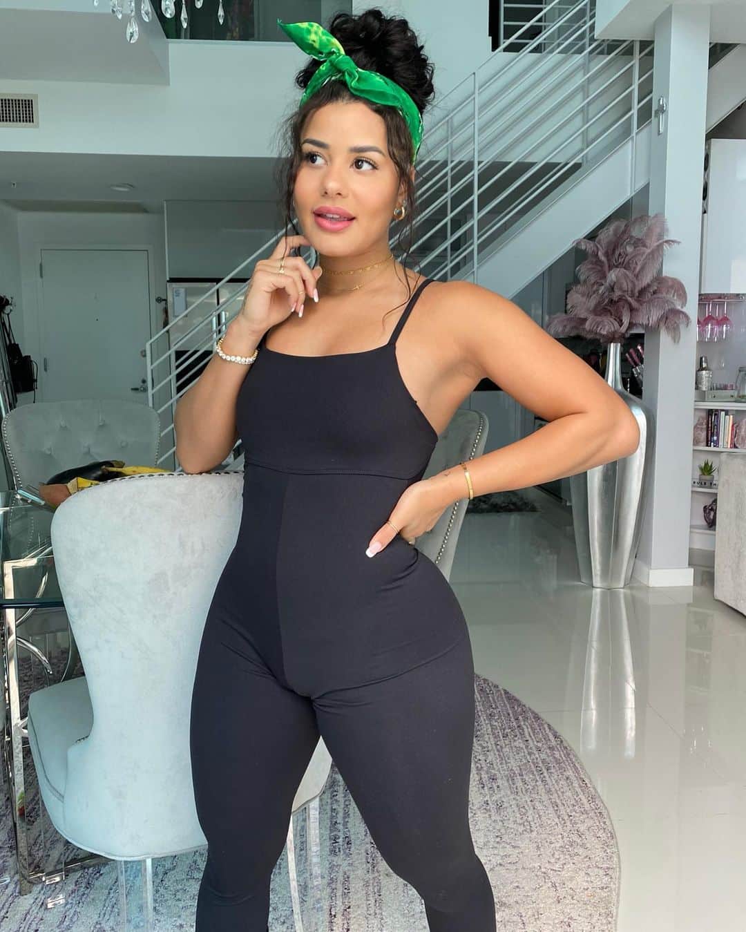 Katya Elise Henryさんのインスタグラム写真 - (Katya Elise HenryInstagram)「GUESS WHAT’S RESTOCKING TOMORROW (SUNDAY) AT 6pm EST?! 😻 The Kat Suit! My most favorite @workouts_by_katya piece yet! So comfortable, squat proof, and it’s form fitting so it keeps you in nice and snug 💚 So set your alarms, and don’t miss this, because the Kat Suit went quiiiiick for the first drop a few weeks ago! Had to bring it back for y’all. Wooohooo!」2月2日 7時47分 - katyaelisehenry