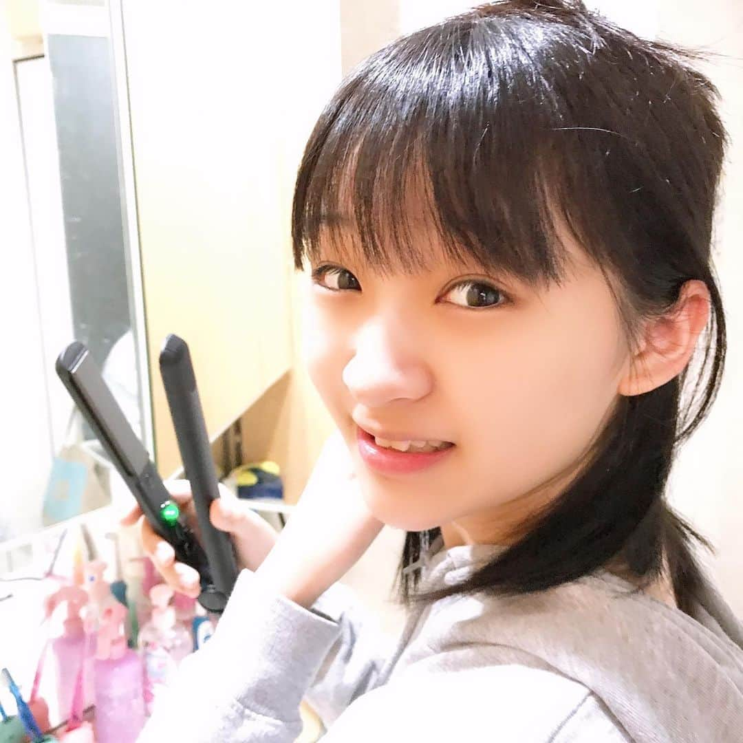 前野えまさんのインスタグラム写真 - (前野えまInstagram)「準備中！ 今日は渋谷アイドル劇場にて「前野えまソロ公演」です🎤 頑張るぞー！！ #おはようございます #朝の風景 #ヘアセット #サロニアストレートヒートブラシ #サロニアヘアアイロン #ボブ #ボブヘアー #ミディアムヘア #ソロ #ライブ #ソロ公演 #渋谷アイドル劇場 #前野えま  #goodmorning #hairstyle #bob #mediumhairstyles #solo #live  #follow #followme #instagram #instafollow #instagood #tagsforlikes #tflers #tagsforlikesapp #idol #actor #actress」2月2日 8時15分 - maeno_ema