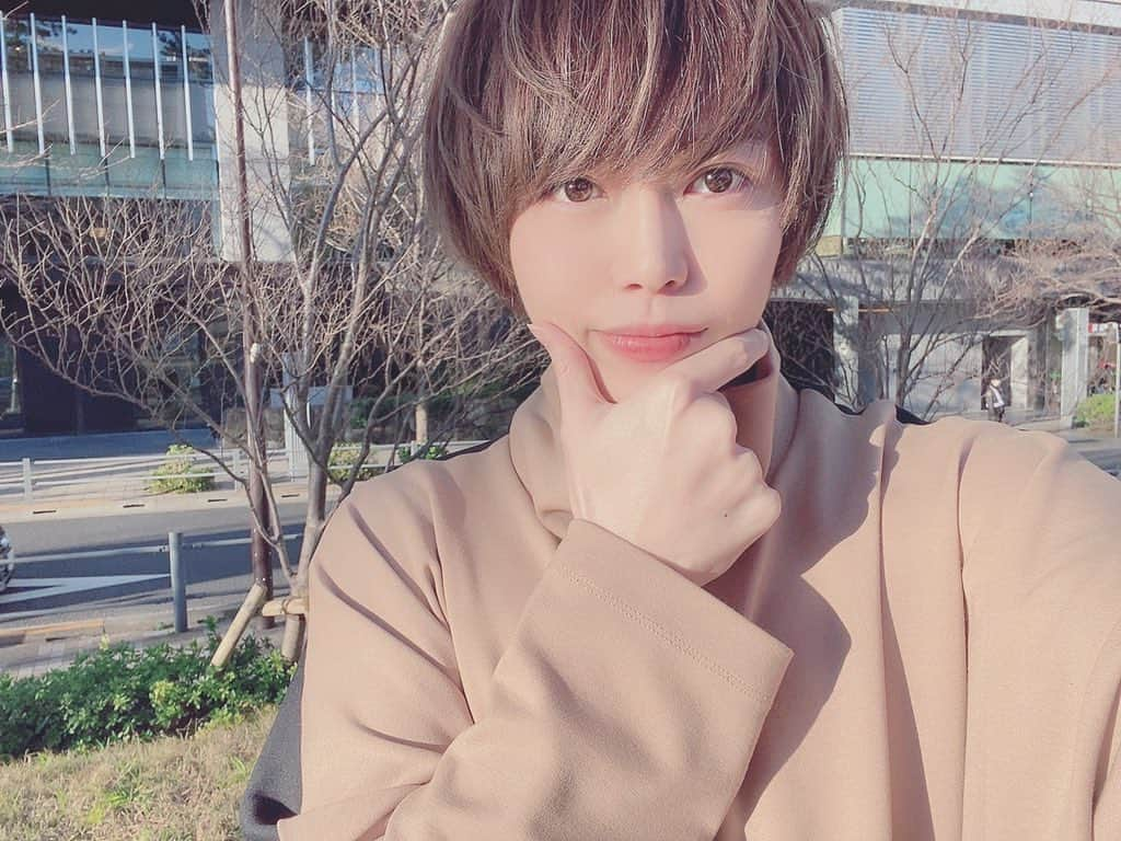 ほりえりくのインスタグラム：「自然光盛れる🤞🤞🤞」