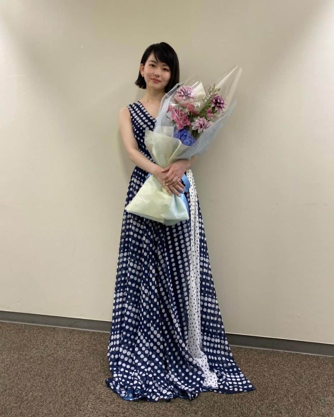 山田杏奈さんのインスタグラム写真 - (山田杏奈Instagram)「ヨコハマ映画祭、「小さな恋のうた」で最優秀新人賞をいただきました。大好きな、宝物のような作品の中で生きられたことの幸せを改めて噛みしめてます。 お花やプレゼント沢山ありがとう、届きました💐 さーがんばろ。」2月2日 18時37分 - anna_yamada_