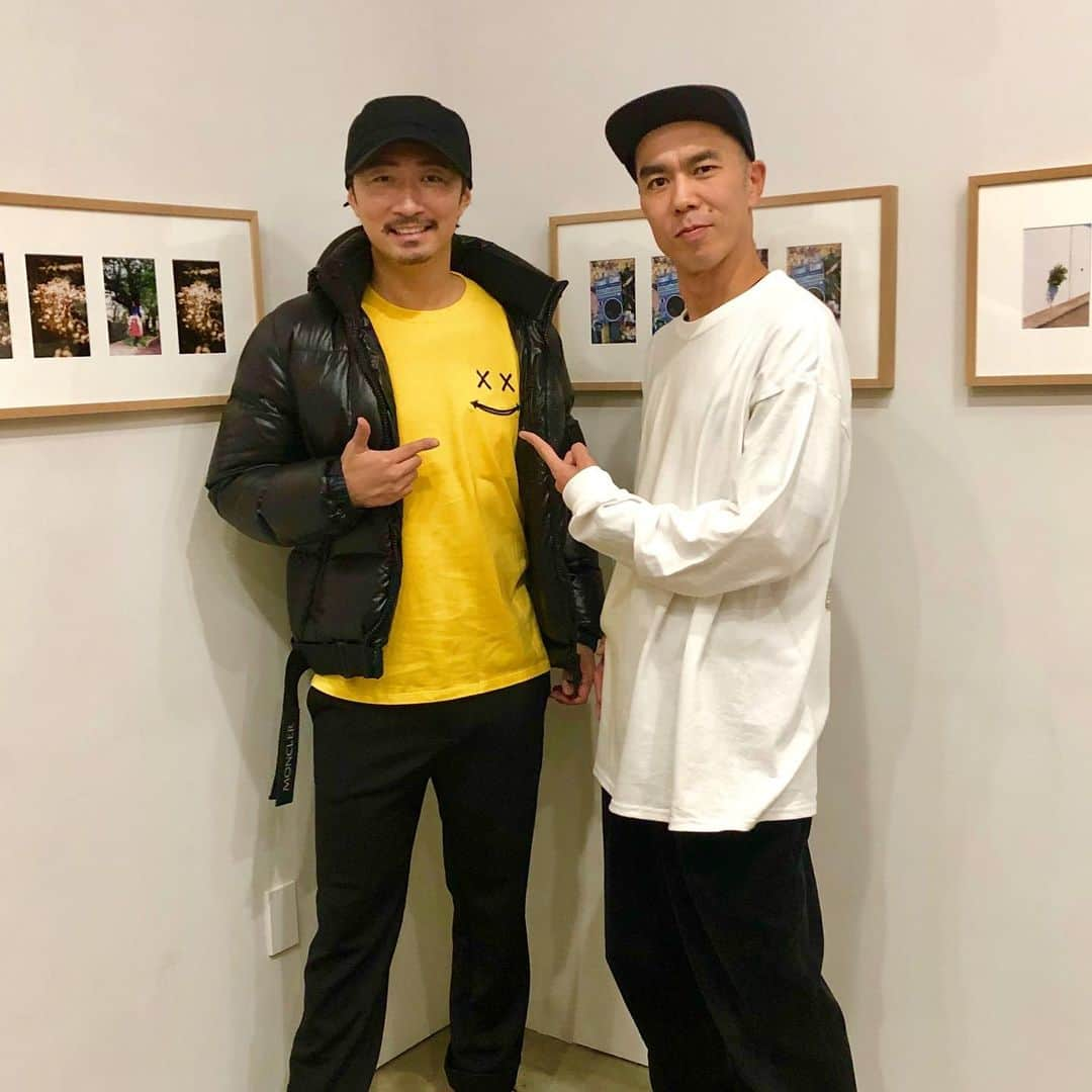 MAKIDAIさんのインスタグラム写真 - (MAKIDAIInstagram)「祐天寺のesu galleryにて長年のダンス仲間 @daisaku_kikuchi の写真展 [oneloop]に行ってきました✨ テーマが伝わってくる独自の世界観でした😊⤴️✨また月刊でもお願いします✨ ＃急なポージングスタイルw」2月2日 18時43分 - exile_makidai_pkcz