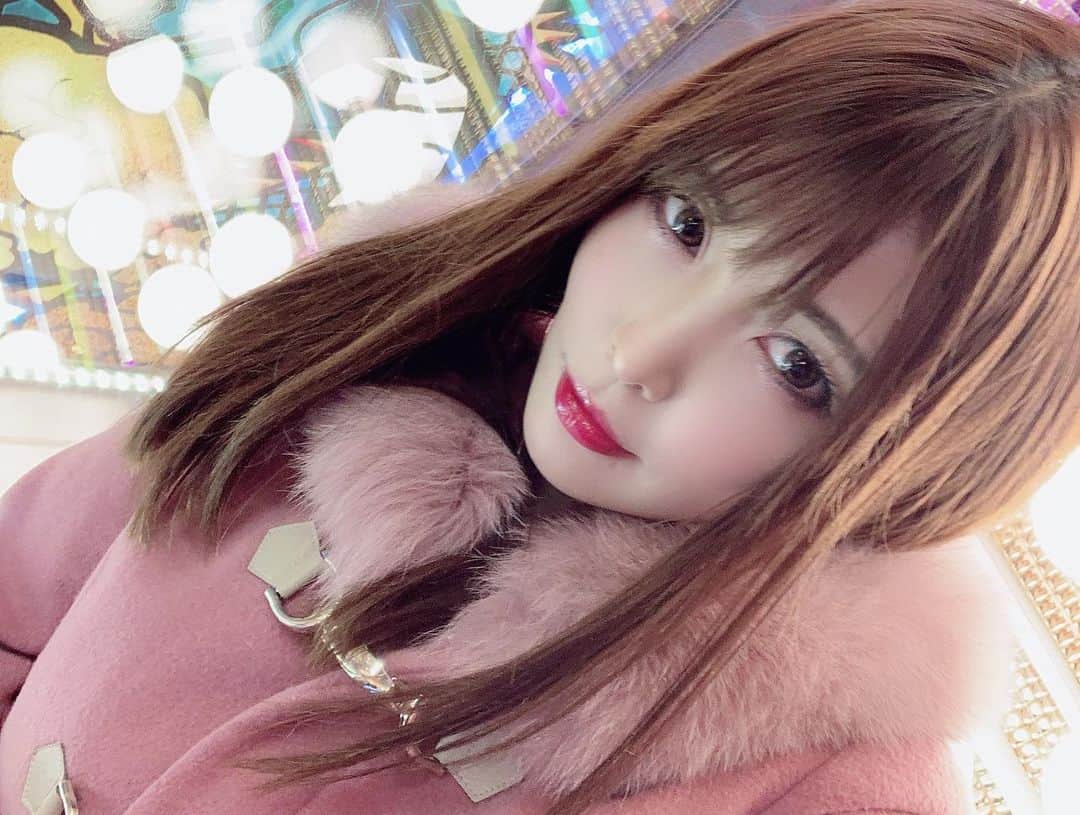 新村あかりさんのインスタグラム写真 - (新村あかりInstagram)「バブリーなタピオカ屋さんの前通った（買ってない）」2月2日 18時52分 - niimura_akari