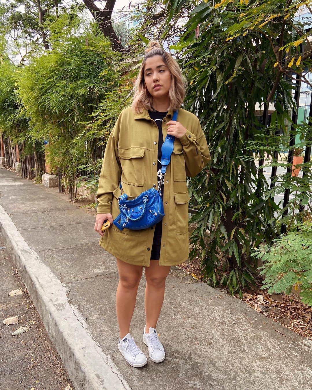 ローレン・ヤングのインスタグラム：「monday nanaman bukas 🙃」