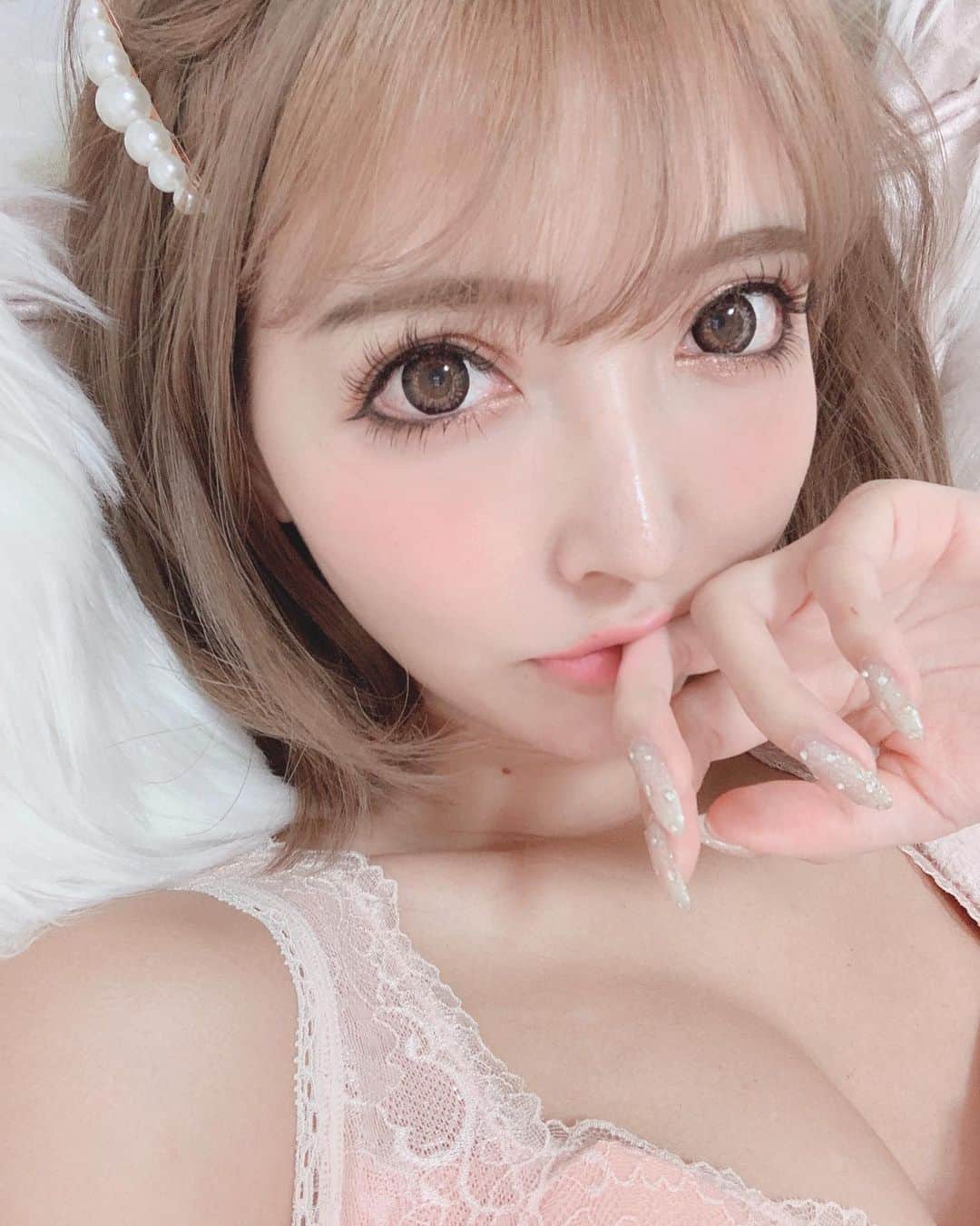 のインスタグラム：「家の中でも可愛くいたいから 寝巻きや下着も可愛く🥺💓 美意識あがれ〜!! . 可愛くなりたい気持ちが 人一倍強いです😽💕 . #まったり#日曜日#美意識高い人と繋がりたい #美意識向上 #休日」