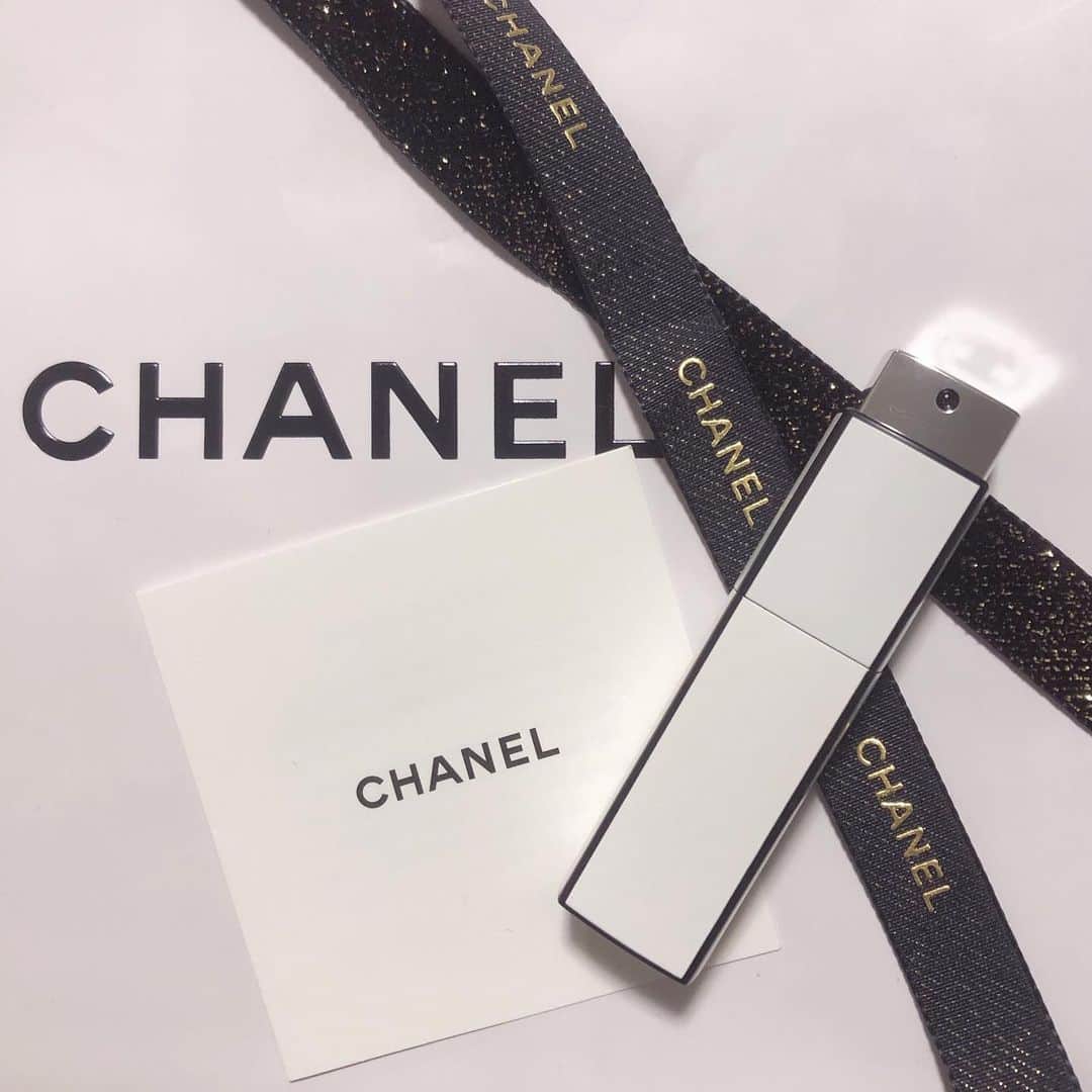 青木菜花のインスタグラム：「.﻿ .﻿ CHANELの香水がお気に入りすぎる🥺﻿ .﻿ .﻿ #chanel #香水 #お気に入り」