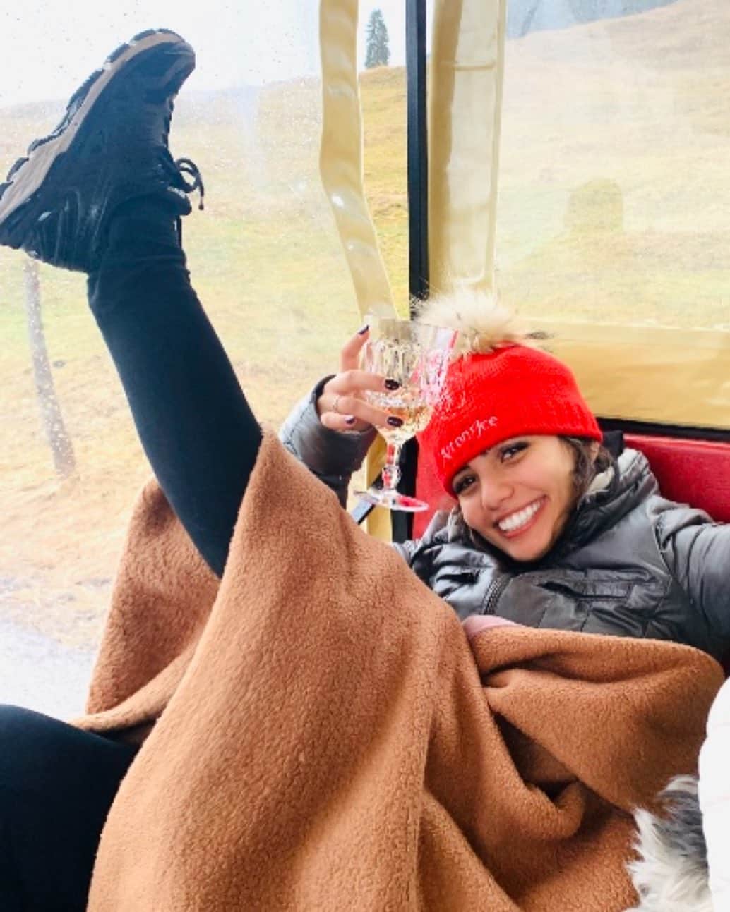 アマニ・ファンシーのインスタグラム：「happy🥂❤️」