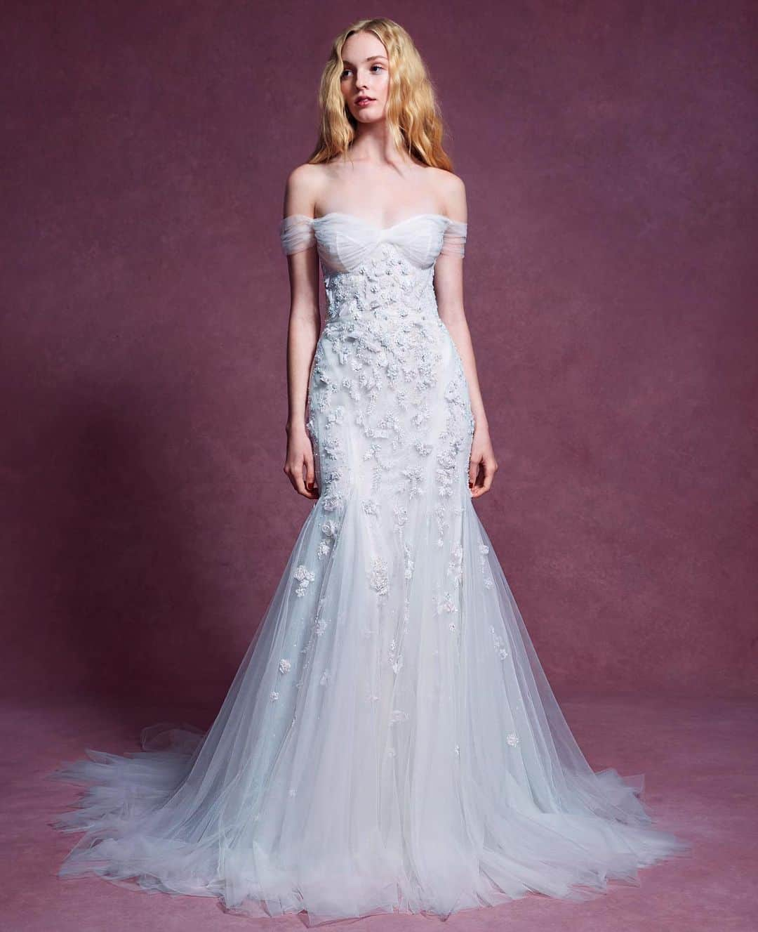 Marchesaさんのインスタグラム写真 - (MarchesaInstagram)「The Fall 2020 Marchesa Bridal collection will be available at @kinsleyjamescouturebridal from Feb 7-9. #marchesa #marchesabridal #ss20marchesabridal #bridal」2月2日 12時01分 - marchesafashion