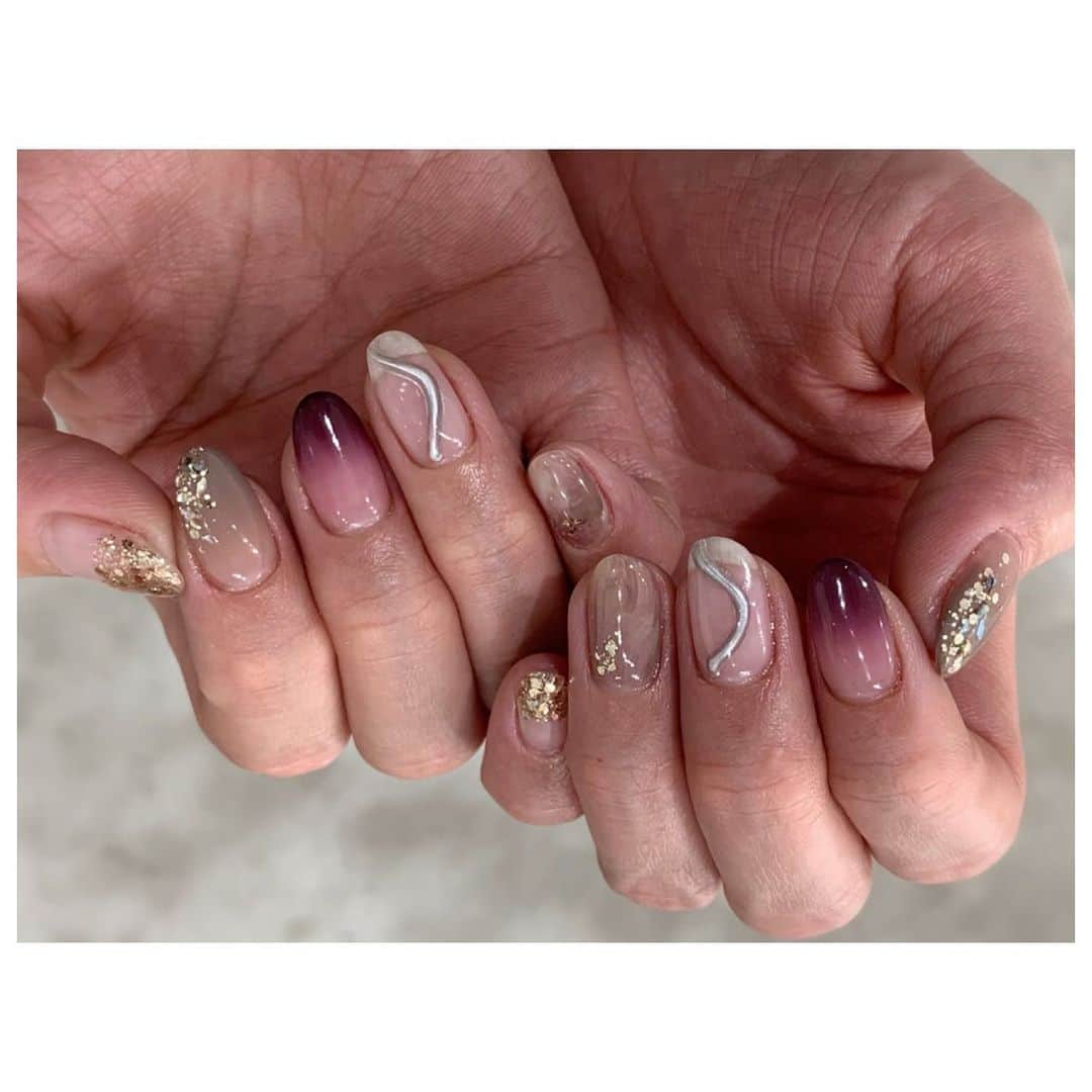 小森純さんのインスタグラム写真 - (小森純Instagram)「ニュアンスネイル💅 ・ ・ たまらん。 かわいい😭。 お客様が喜んでくれてよかったです💓 ・ ・ #グラデーションネイル#白グラデーション#ニュアンスネイル#ニュアンスネイルデザイン#インクネイル #冬ネイル#秋ネイル#秋ネイルデザイン#ワンカラー#シンプルネイル#efネイル#efネイル石川町#efネイル石川町店#efネイルグループ#efネイルサロン#efネイル横浜#efネイル代々木上原店オープン#efネイル代々木上原#efネイル東京店#小森純」2月2日 20時09分 - jun.komori1122