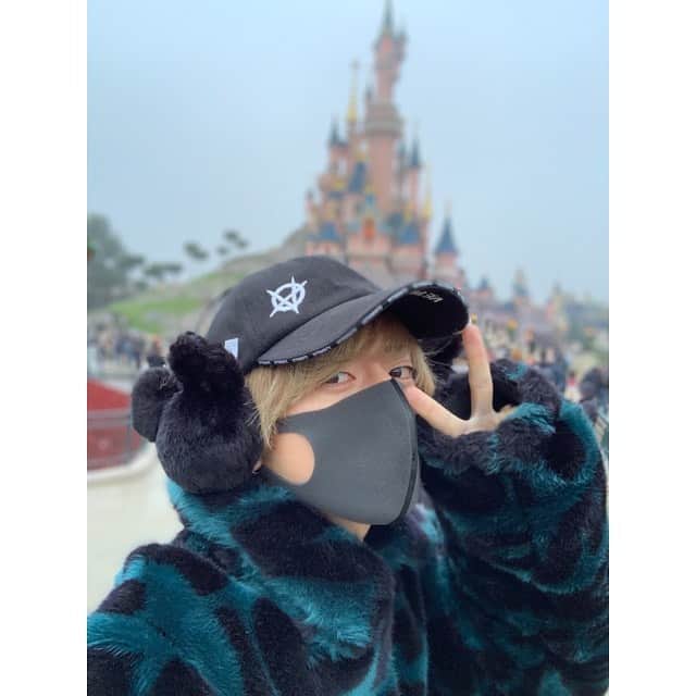のインスタグラム：「今年もすんごく早い。。 #あけおめ」