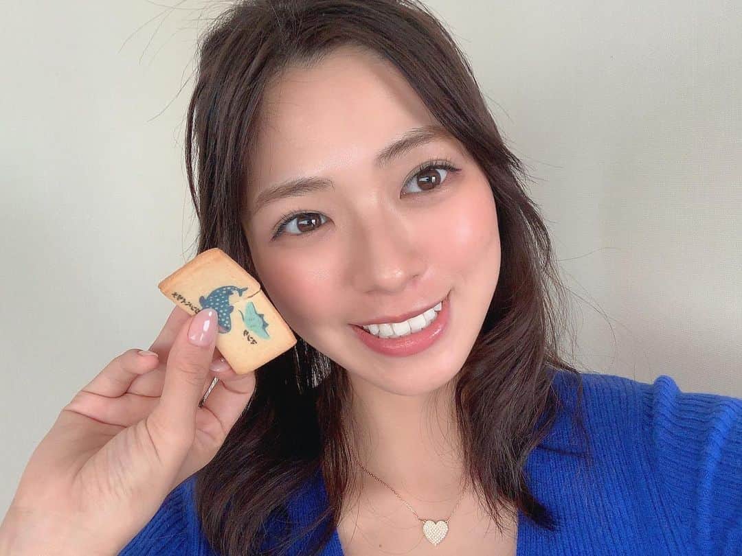 わちみなみのインスタグラム：「マンタ🌠われた  #沖縄 #ラングドシャ」