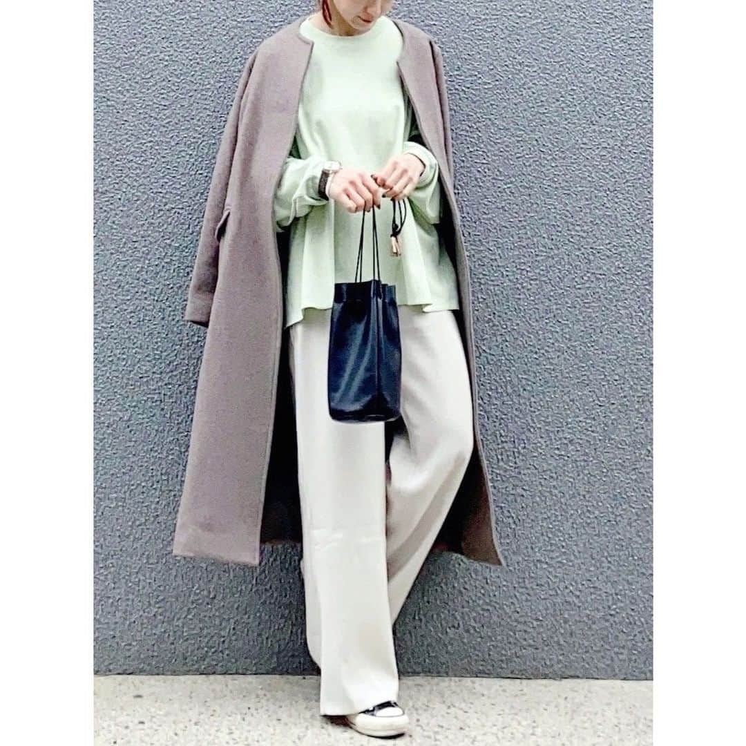 のインスタグラム：「#wear更新 ☝︎ TOPにURL載せてます ．．．．．．✈︎ . . . #code #outfit #ootd . . . 詳しくは#wear で見てね♥︎ wear account → sizu0618 . . . #MINEBY3MOOTD #mamagirl #コーデ #コーディネート #ファッション #今日の服 #今日のコーデ #ママファッション #ママコーデ #ママスタイル @kbfofficial #KBF#ケービーエフ」