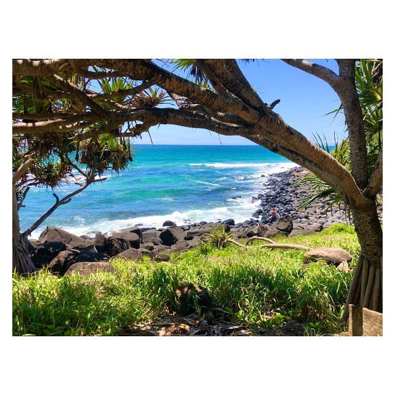 メーガン・ネイのインスタグラム：「sunday’s are for the soul..」
