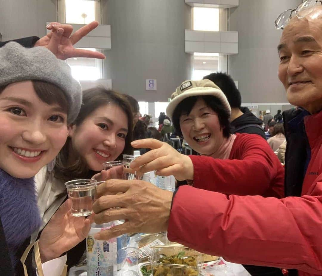 石川奈津紀さんのインスタグラム写真 - (石川奈津紀Instagram)「【ふくしまの酒まつり🍶】 いってきました！！ 福島のアナウンサーともかりんと(@hasegawatomoka )😘 おとなりになった小石川ご夫妻と、気づいたら四時間くらい話してた～😂😂お隣さんと乾杯するのも、日本酒イベントのいいところ😊 ともかりんも言ってるけど、仲良くなりたい人には自分の直感を信じて話しかけるのがいちばん💓自分のアンテナには実は結構自信があって、だからきっとこーんなに素敵な方と知り合えるんだろうな😍と毎日おもってます😘✨ * お酒はどれもおいしかったけど、最近はにごり系が好きなので、 #笹の川 辛口純米 冬原酒蔵出し がヒット🥺❤️ とろとろクリーミーであまさと米の旨味が感じられてすき！ あとは#にいだしぜんしゅ の「しぜんしゅ しぼり」も三回おかわりした😳 はじめて飲むお酒も多くて幸せだったなぁ～😇 ほかにも #自然郷BIO #奈良萬おりがらみ  #一歩己生酒 #廣戸川特別純米 #會津宮泉#開当男山  覚えてるのだけでこれくらい。 たくさん味わえました☺️☺️☺️ * #ふくしまの酒まつり #日本酒 #日本酒🍶#日本酒好き #日本酒好きな人と繋がりたい #日本酒女子 #sakemake #japanesesake #ポン酒タグラム #日本酒ナビゲーター #唎酒師 #ごちそうさまでした」2月2日 16時21分 - natsukiishikawa1011