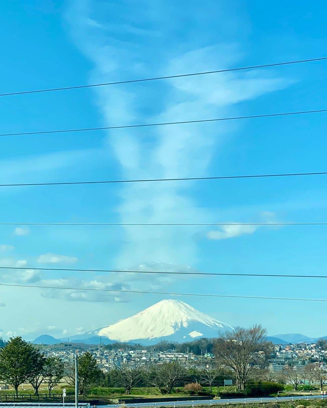 夏目愛美さんのインスタグラム写真 - (夏目愛美Instagram)「♡ 撮影で素敵な、ゴルフ場に来ています。 昨日は埼玉のスタジオから、 今日は新幹線から富士山が綺麗に見えました🗻 #静岡#浜松#ゴルフ場#スコッティキャメロン#新幹線#富士山」2月2日 16時49分 - manami_natsume