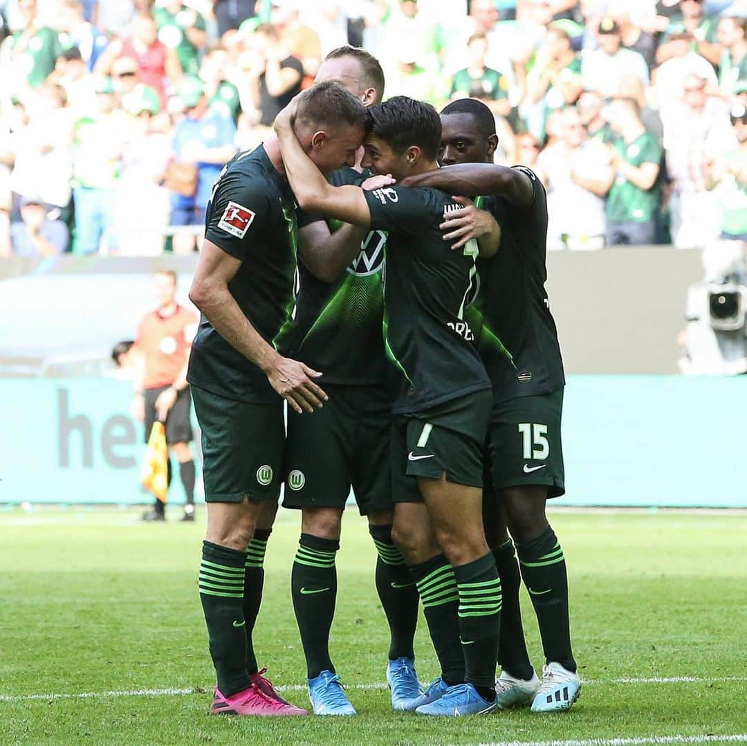 VfLヴォルフスブルクさんのインスタグラム写真 - (VfLヴォルフスブルクInstagram)「Matchday! 💚 Eure Tipps für das Spiel in Paderborn? 🤔 #scpwob #vflwolfsburg #bundesliga #arbeitfussballleidenschaft #immernurdu #immer_hungrig」2月2日 16時58分 - vfl.wolfsburg