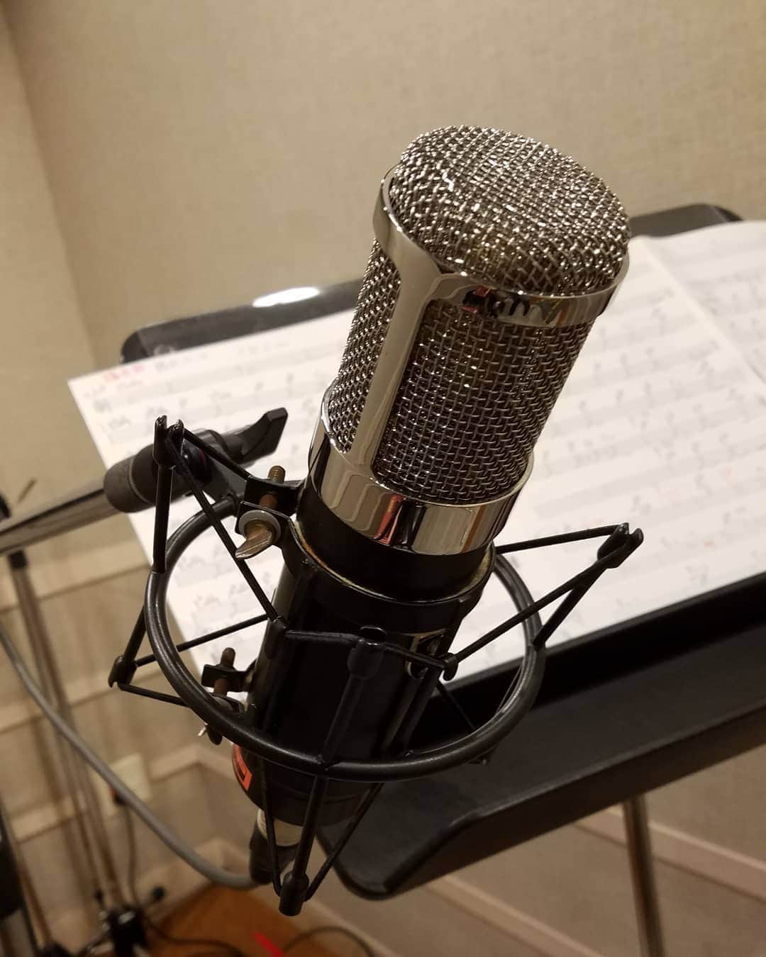 勝田一樹のインスタグラム：「ディメンション31☀️ Saxダビング快調❗ 勝田Sax専用ヴィンテージマイク🎵 イー音✨🎵 #勝田一樹 #kazukikatsuta  #ディメンション #dimensionjazz」