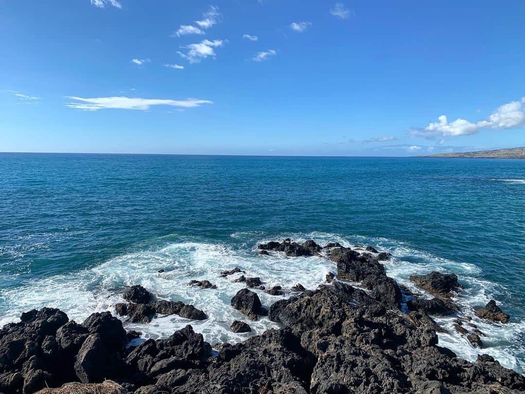 有末麻祐子さんのインスタグラム写真 - (有末麻祐子Instagram)「ハワイ島の海って力強くて好き🧜🏻‍♀️」2月2日 17時46分 - mayukoarisue