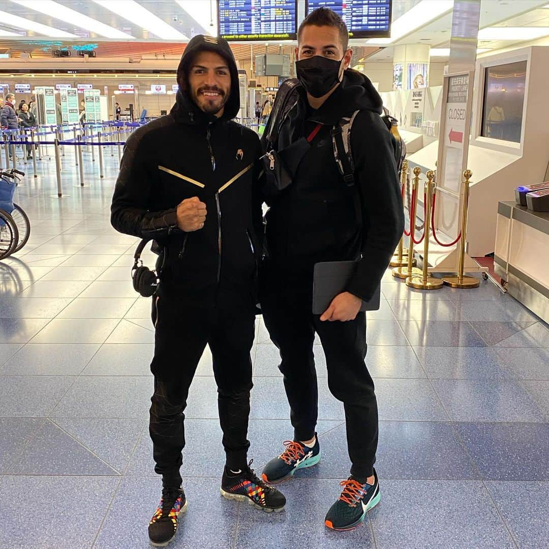 ホルヘ・リナレスさんのインスタグラム写真 - (ホルヘ・リナレスInstagram)「To LA ✈️行ってきます❗️ #TeamLinares #fight #boxing #japan #haneda #la #行ってきます #いつもありがとう #頑張ります #準備万端  #楽しみ #ワクワク #絶対勝つ  #ワークアウト #トレーニング」2月2日 18時13分 - jorgelinares