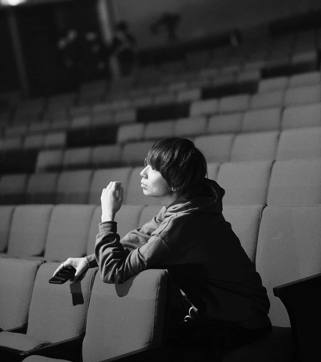 川谷絵音さんのインスタグラム写真 - (川谷絵音Instagram)「本番前に客席からステージを眺める。 photo by @hurry」2月2日 18時28分 - indigolaend