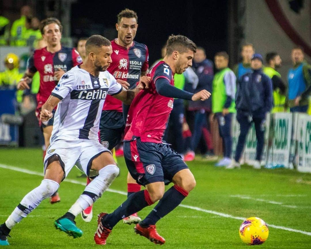 アルベルト・パロスキさんのインスタグラム写真 - (アルベルト・パロスキInstagram)「Felice di iniziare questa nuova avventura ! 💪💪💪@cagliaricalcio 🔴🔵 #forzacasteddu」2月3日 3時51分 - paloschino43