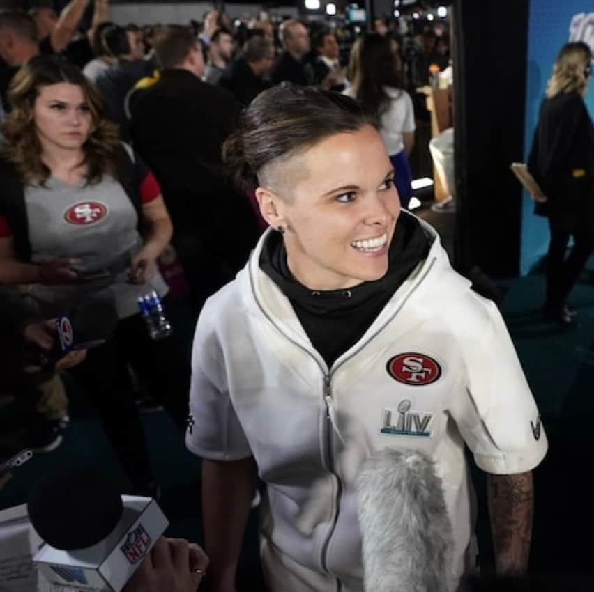 シャロン・ローレンスさんのインスタグラム写真 - (シャロン・ローレンスInstagram)「This #superbowl is special 🙌🏻 https://www.washingtonpost.com/sports/2020/01/28/katie-sowers-super-bowl-coach/ @katesowers5 💪🏻 @49ers 👏🏻」2月3日 3時55分 - sharonelawrence