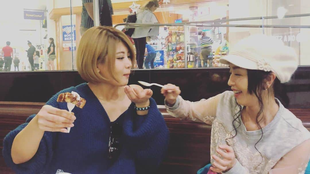 まりかさんのインスタグラム写真 - (まりかInstagram)「Sweets and Japanese girls💕💕 Spent 🍎🍎🍎time with @oshikawa0613y  #fancentromodel  #japanesegirl #penthousepet #yurioshikawa #maricahase」2月3日 4時12分 - maricahase