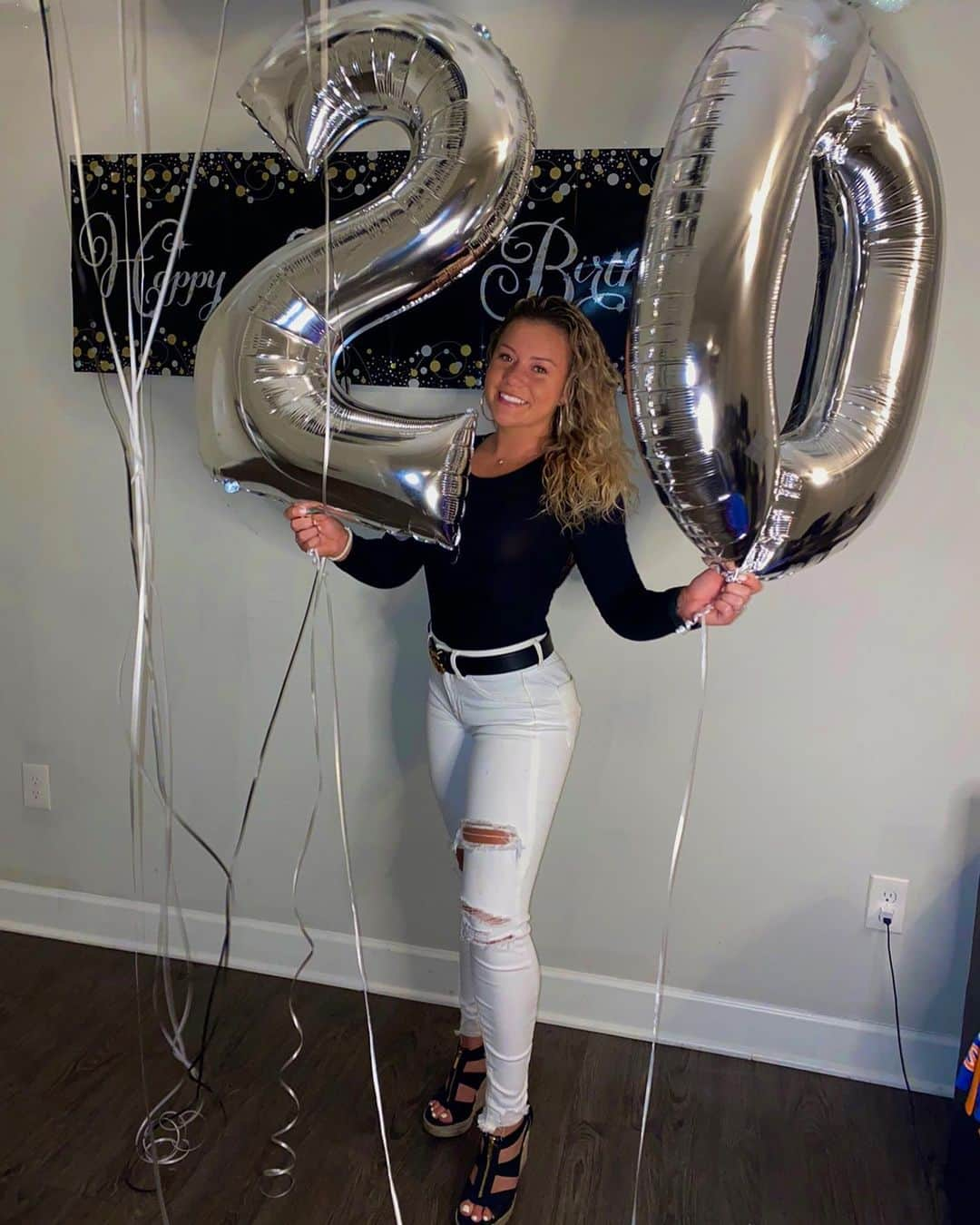 Jazmyn Fobergのインスタグラム：「20 years later... 🥳💗」