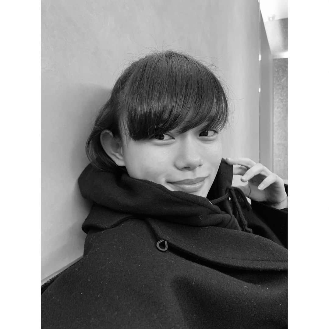 杉咲花のインスタグラム：「🌹🌛」