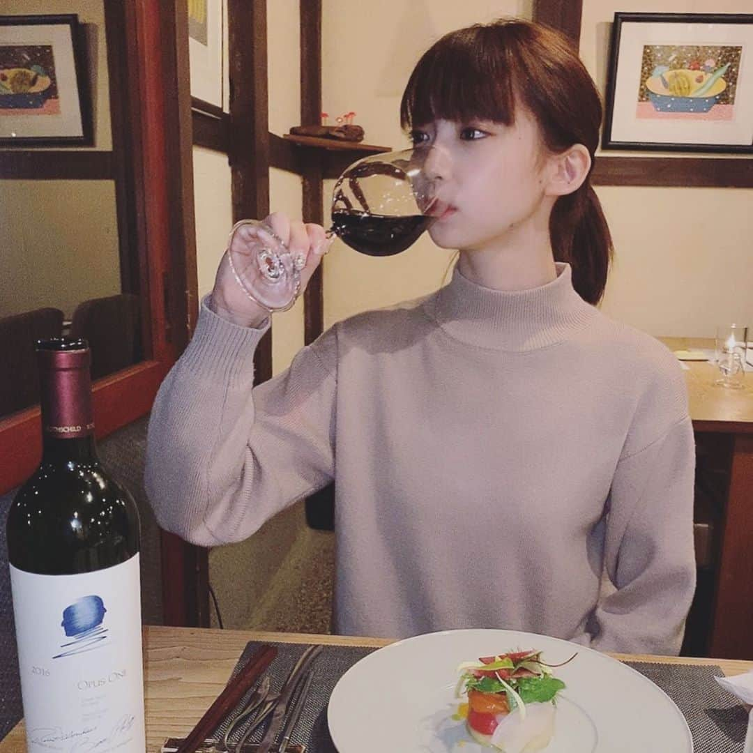 荻野由佳さんのインスタグラム写真 - (荻野由佳Instagram)「家族で、弟のお誕生日会をしました🍷」2月2日 20時27分 - ogiyuka_ippaiwarae216