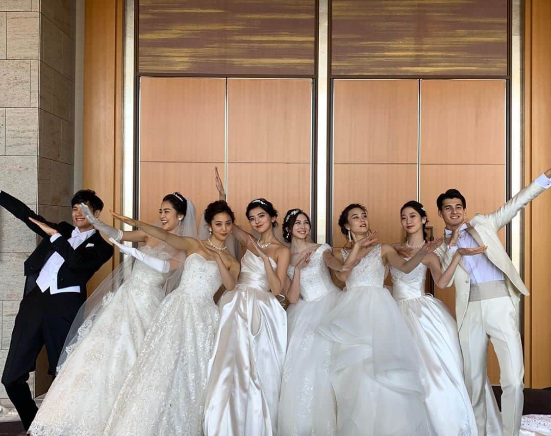 大須賀崇のインスタグラム：「いつも楽しくお仕事させていただいてます。 今回も #日本平ホテル さん、衣装スタッフの皆さん、メンバーのみんなありがとうございました☺️ #wedding #bridal」