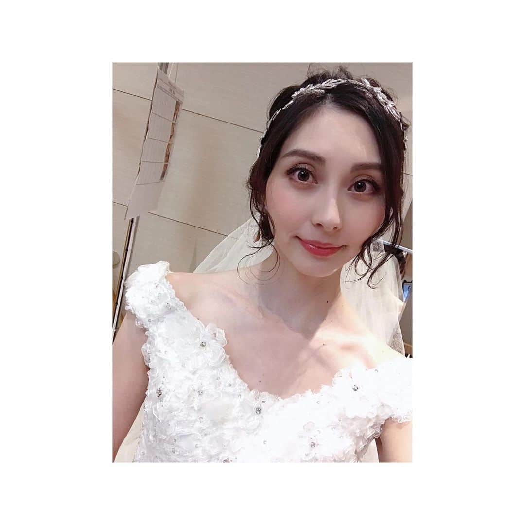 大塚まゆりのインスタグラム：「日本平ホテルでブライダルショーでした♪ 久しぶりのshow✨楽しすぎた♪ #model #weddingdress #weddingshow #hairstyle #makeup #hairmake #weddinghair #日本平ホテル #日本平ホテルウエディング」