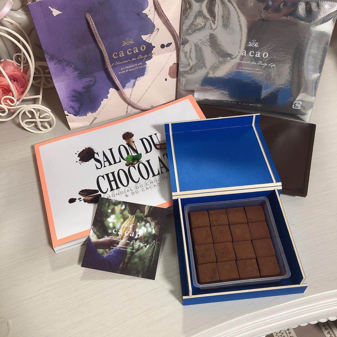 太田理恵さんのインスタグラム写真 - (太田理恵Instagram)「サロショデビューしました💕 高級チョコだらけで最高でした！！ ca ca oのミルクチョコを購入✨ トロける。最高。おすすめ。 自分へのご褒美(* >ω<） #サロショ　#サロンデュショコラ #cacao」2月2日 21時35分 - rie_ota_0622