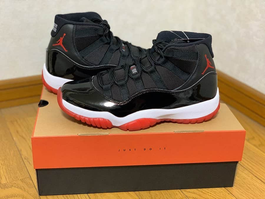 倉島大地のインスタグラム：「「AIR JORDAN 11 BRED」🏀🔥 ・ ・ ・ ゲットして投稿してなかったけど2019年はこれで納めてました😋 同い年のjordan11のbredは確実に持っておきたいと思いまして…。🤭 ・ ・ ・ 「好きな食べ物を答えるアンケート欄に個性を求めてあまり食べたことはないが"パニーニ"と書いてしまう男子学生」のような一足。 ・ ・ ・ #空想キックス」